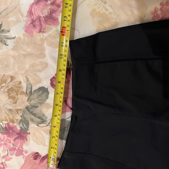 Babaton Black short - Picture 4 of 5